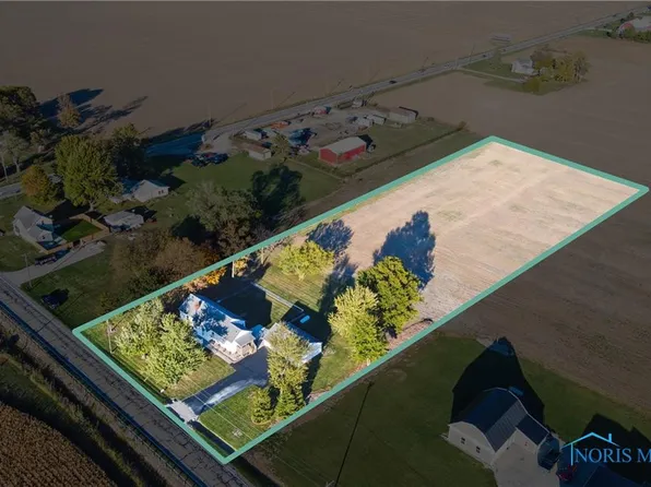 827 S Cousino Rd, Curtice, OH 43412