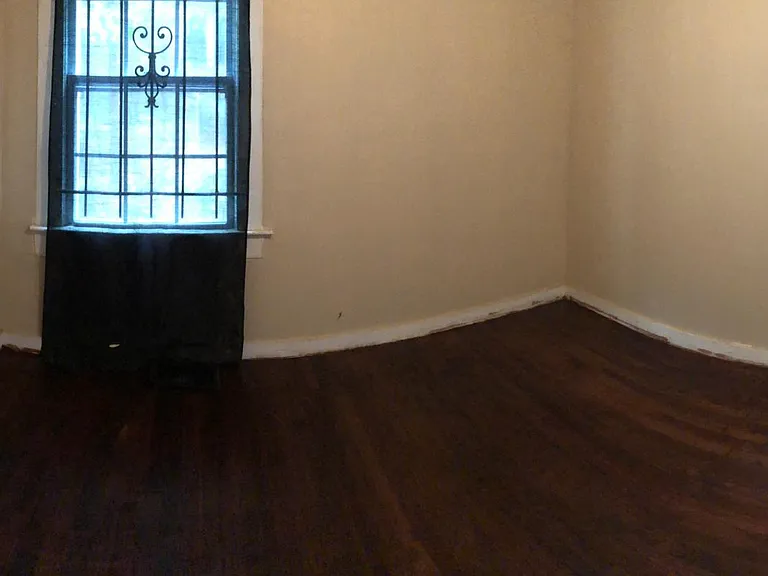 1390 McClelland Ave — Photo 3