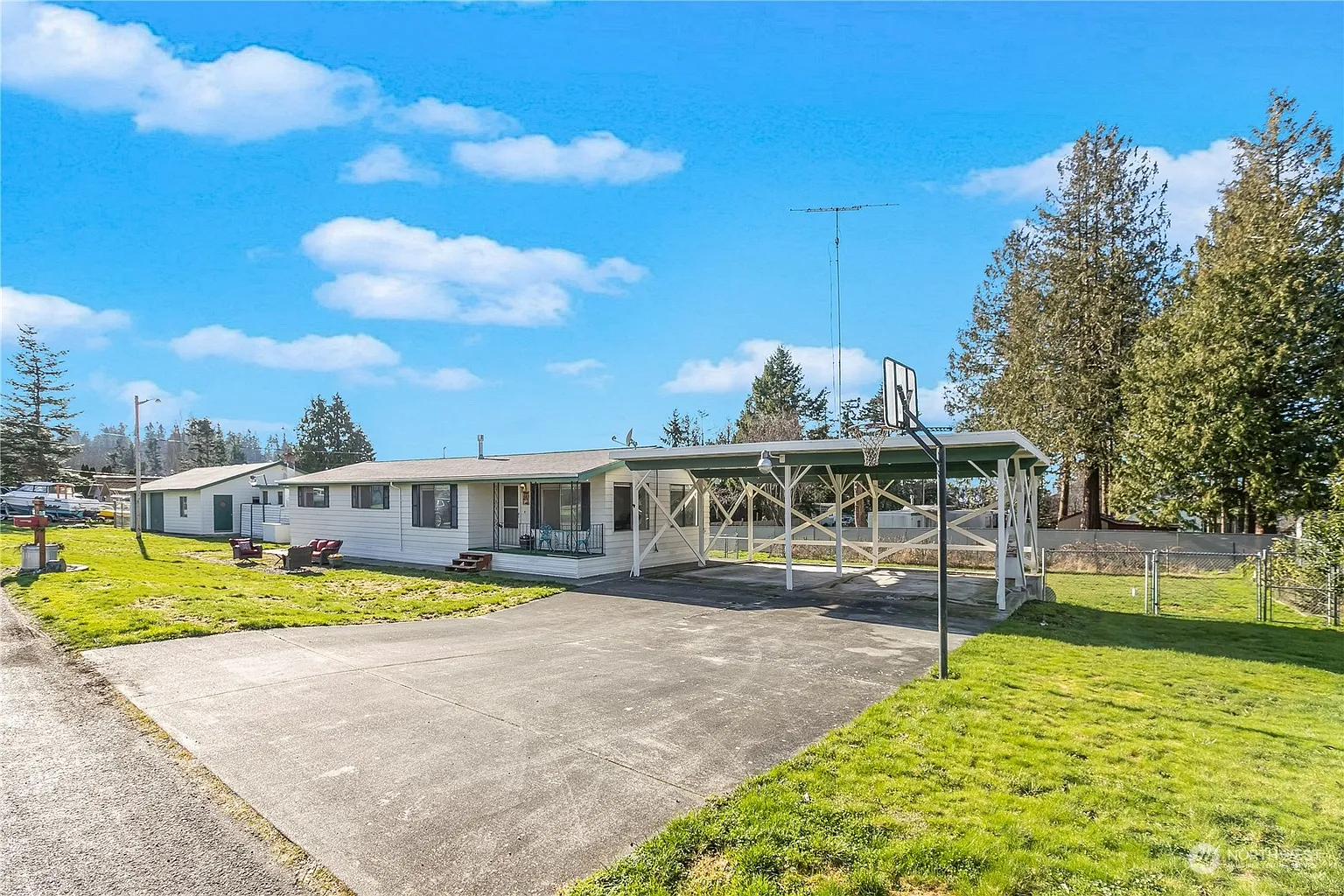 177 Henning Drive photo 1