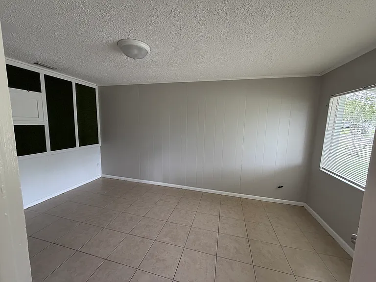2906 Winfield St — Photo 6