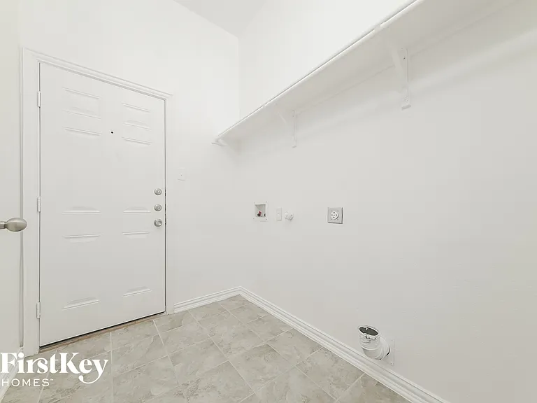 1521 Toucan Dr — Photo 14