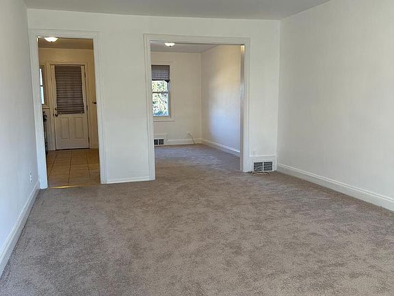 3rd image of 1750 E St NE