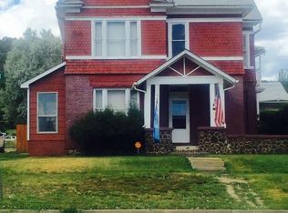 544 S 4th St, Raton, NM 87740