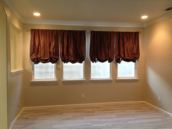 4th image of 7523 Sylvan Valley Way