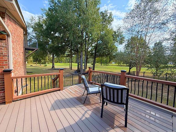 4th image of 35 Turnberry Dr