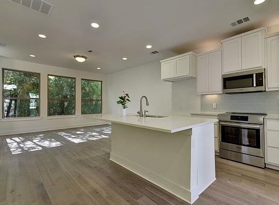 4th image of 5309 William Holland Ave #10