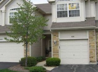 8218 Sierra Woods Ct, Carpentersville, IL 60110