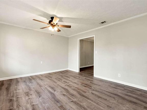 3rd image of 726 Peachtree Rd