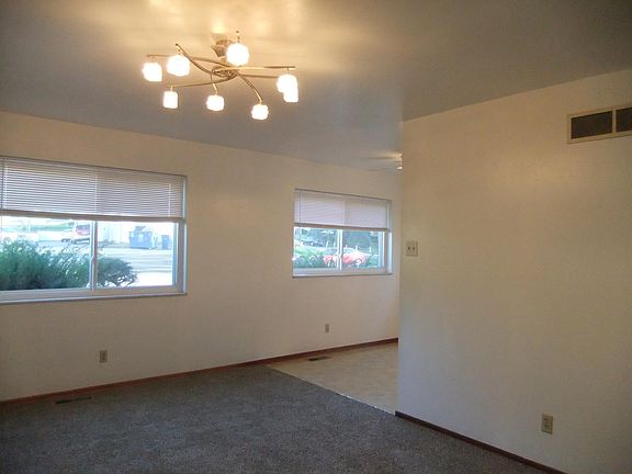 5th image of 9538 Hyde Park Dr Floor 1