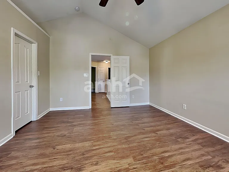 5432 Wyalong Dr — Photo 12