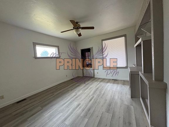 2nd image of 2037 Whitman Ave