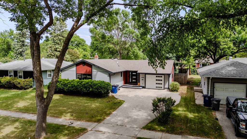 1328 18th Ave S, Moorhead, MN - View 2