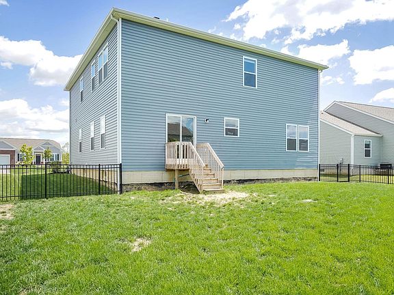 4th image of 205 Weeping Willow Run Dr