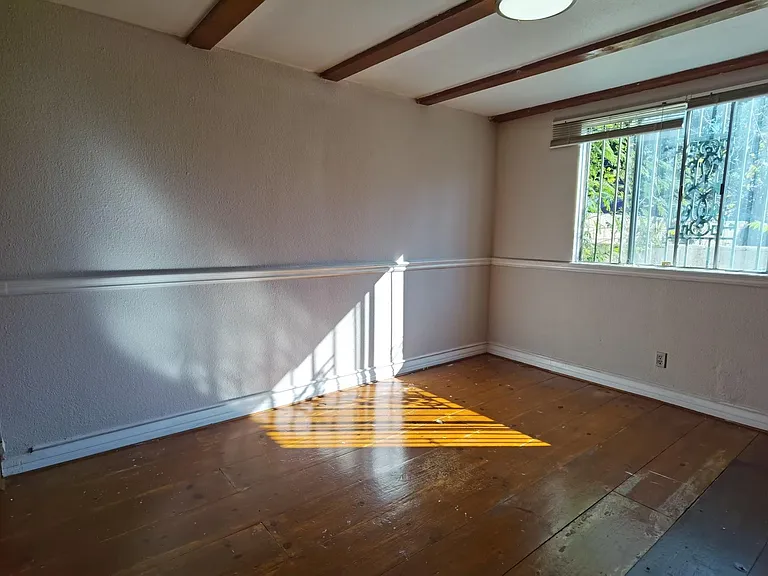11411 Thienes Ave — Photo 4