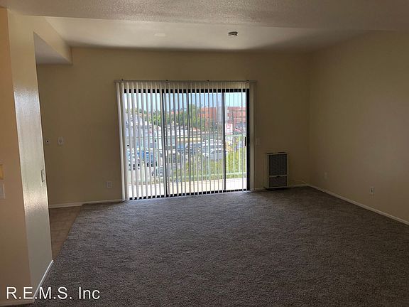 3rd image of 860 W 165th Pl APT 202