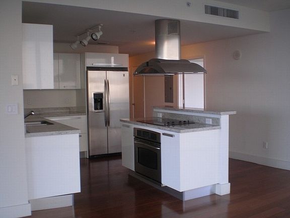 2nd image of 601 NE 36 St 3001 #3001