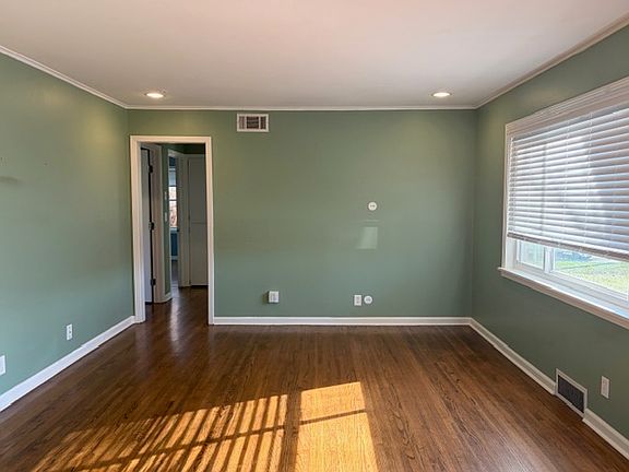 5th image of 1823 S Joplin Ave