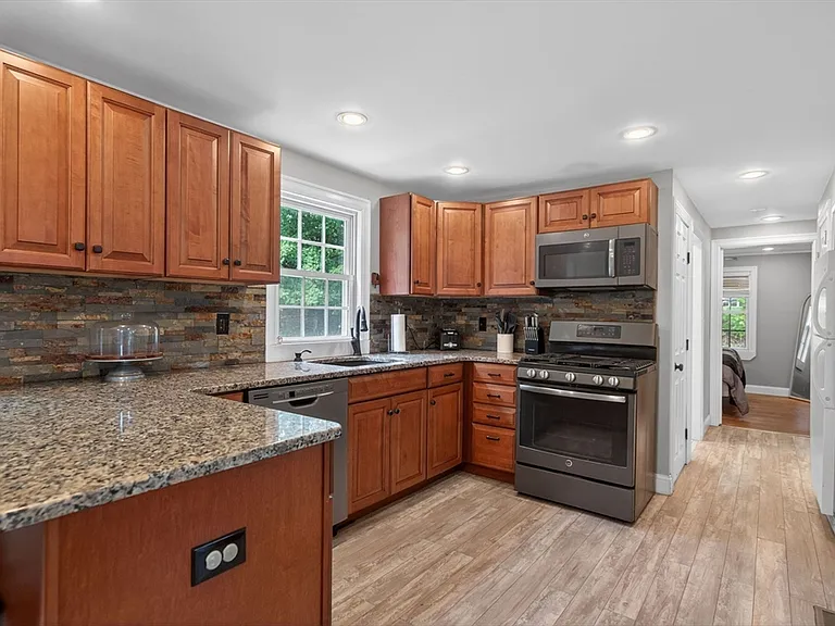 1 Abbott Cir — Photo 7