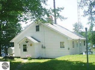 9178 Clam Lake Rd, Bellaire, MI 49615