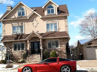 496 Wainwright Ave, Staten Island, NY 10312
