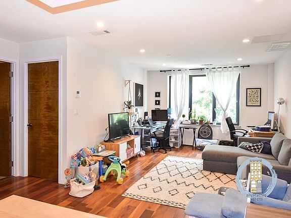 5th image of 472 Marcus Garvey Blvd #4