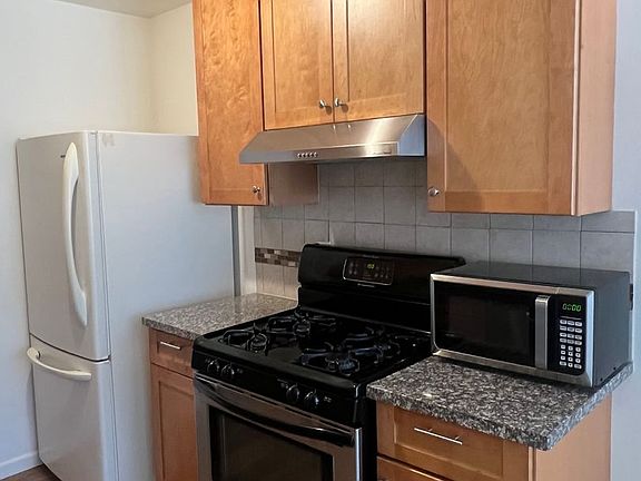 4th image of 1911 Wildwood Way APT 1