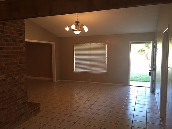 2nd image of 506 Woodridge Dr