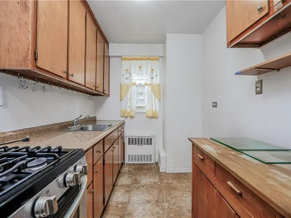 2928 West 5th Street image 10 of 20