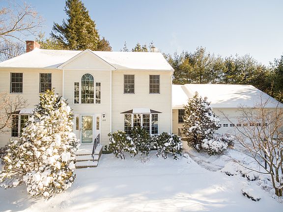 2nd image of 222 Squantum Dr