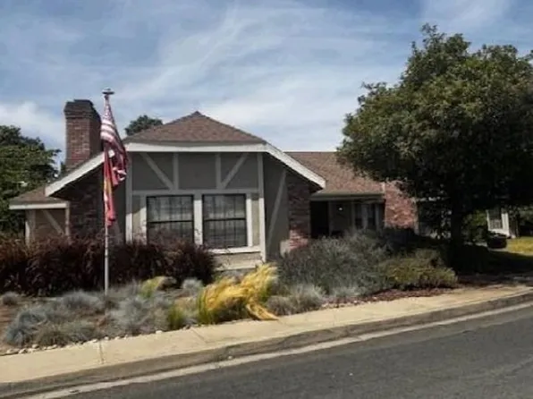 3331 S Stevenson Ct, Visalia, CA 93277