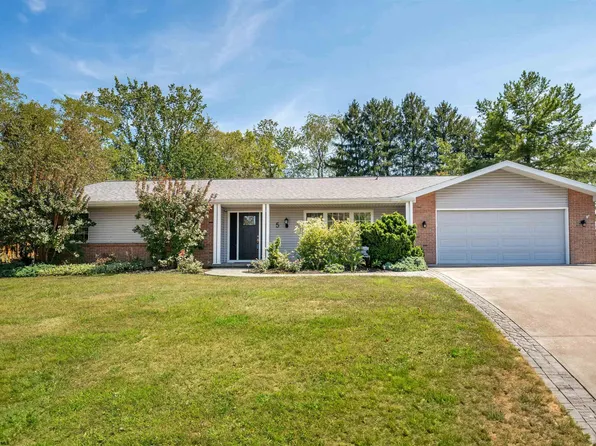 5 Village Park Dr, Morgantown, WV 26508