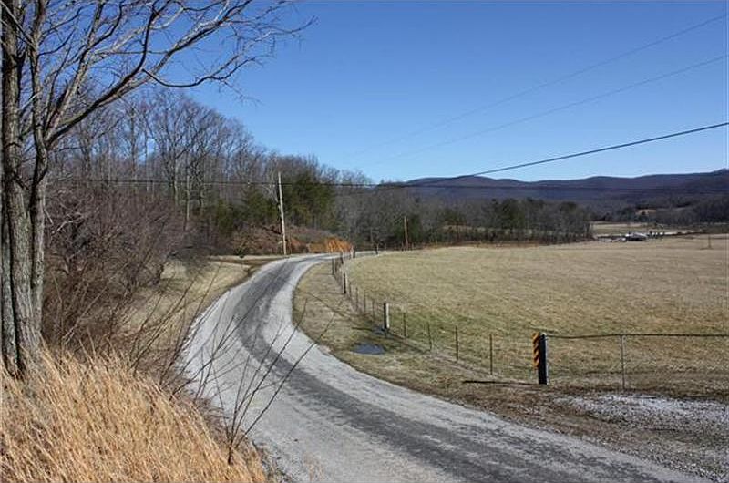 2nd image of 1591 Mill Creek Rd