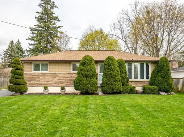 169 Seminole Rd, Hamilton, ON L9G 1Y7