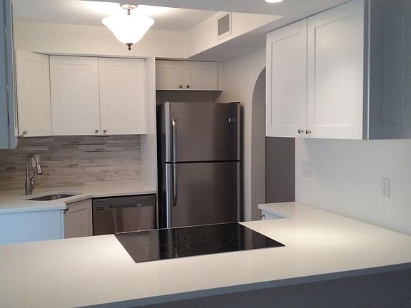 Quartz counters, food bar