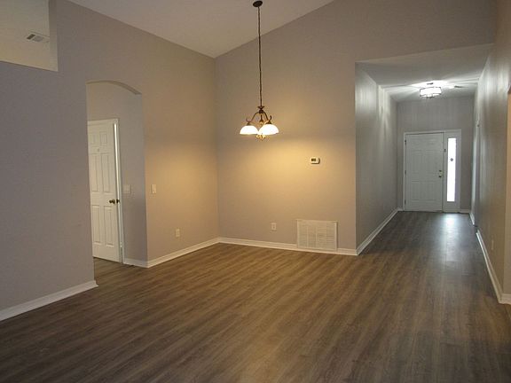 4th image of 608 Saleta St