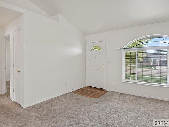 4th image of 2530 Brandon Dr