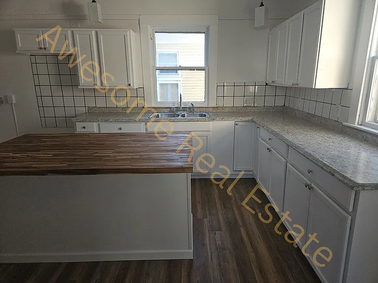 132 E Paint St — Photo 9