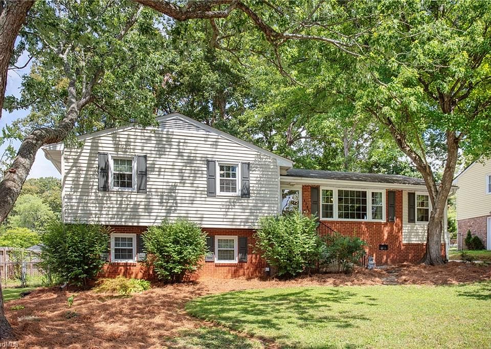 1st image of 2704 Hill N Dale Dr