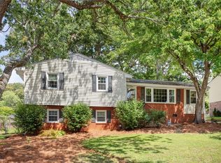 2704 Hill N Dale Dr, Greensboro, NC 27408