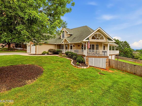 3rd image of 106 Knoll Ln