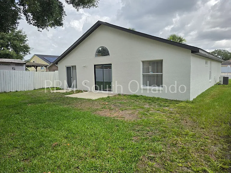 1732 Brook Hollow Dr — Photo 17