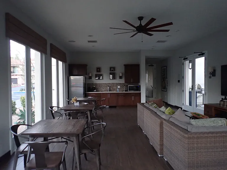 1112 El Paseo — Photo 22