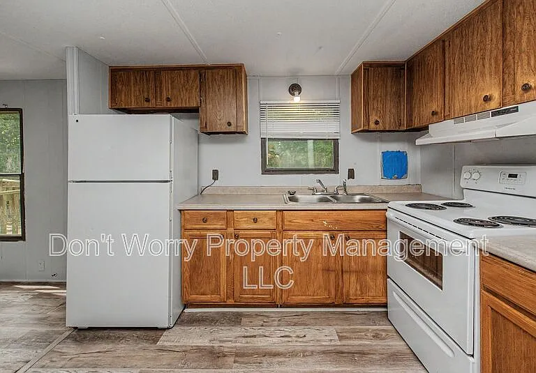 967 Frye Rd — Photo 4