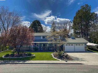 327 Scot St, Richland, WA 99354