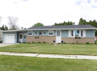 1448 Johnston Dr, Manitowoc, WI 54220