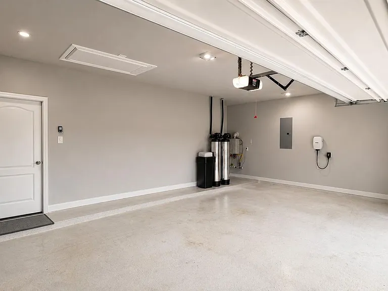 8414 Divot Trce — Photo 17