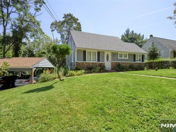 1 Lakeshore Drive, Roxbury Township, NJ 07857