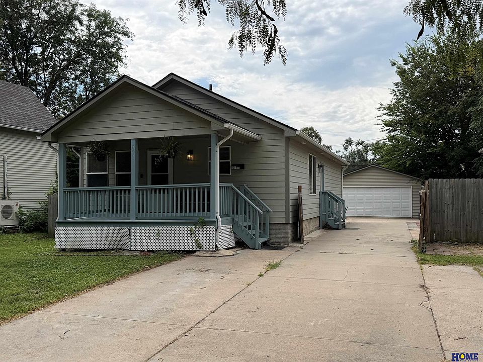 1st image of 1011 Sumner St
