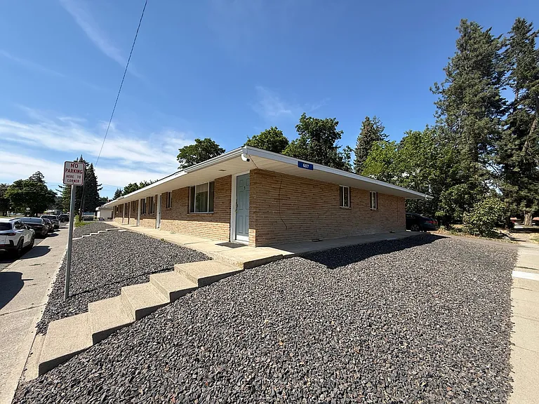 607 C Street in Cheney Near EWU Campus! — Photo 4
