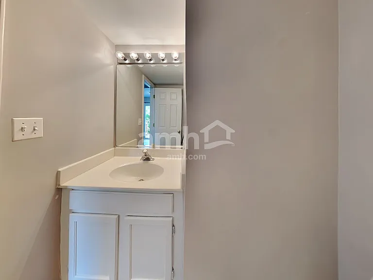 2346 N Masters Ln — Photo 9